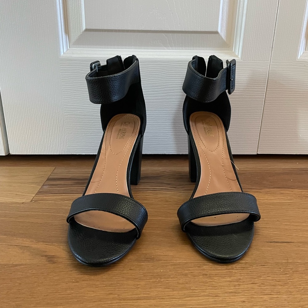 Black Heels - Picture 3 of 6